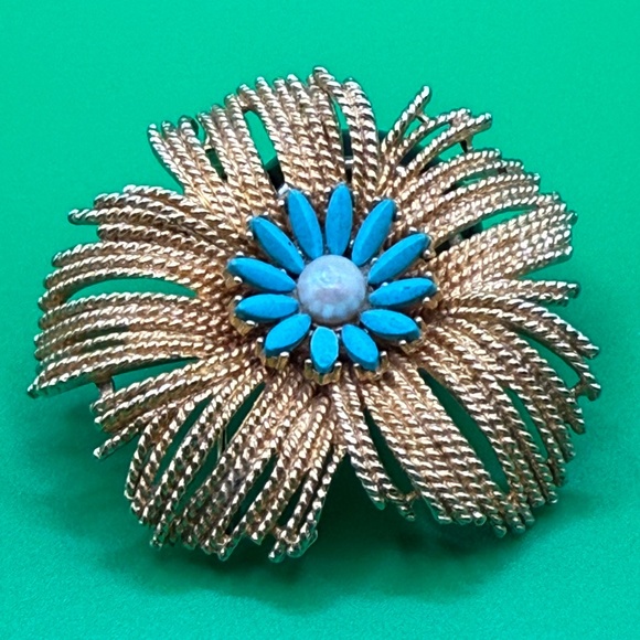Brooch with Turquoise and Pearl - Picture 1 of 1